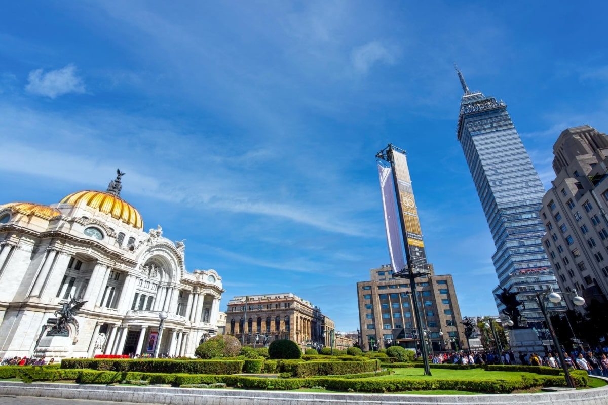 Palacio de Bellas Artes y Torre Latinoamericana en el centro de la Ciudad de México